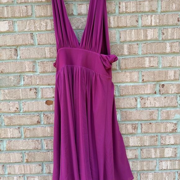 Elegant Purple Sleeveless Dress - Picture 3 of 3